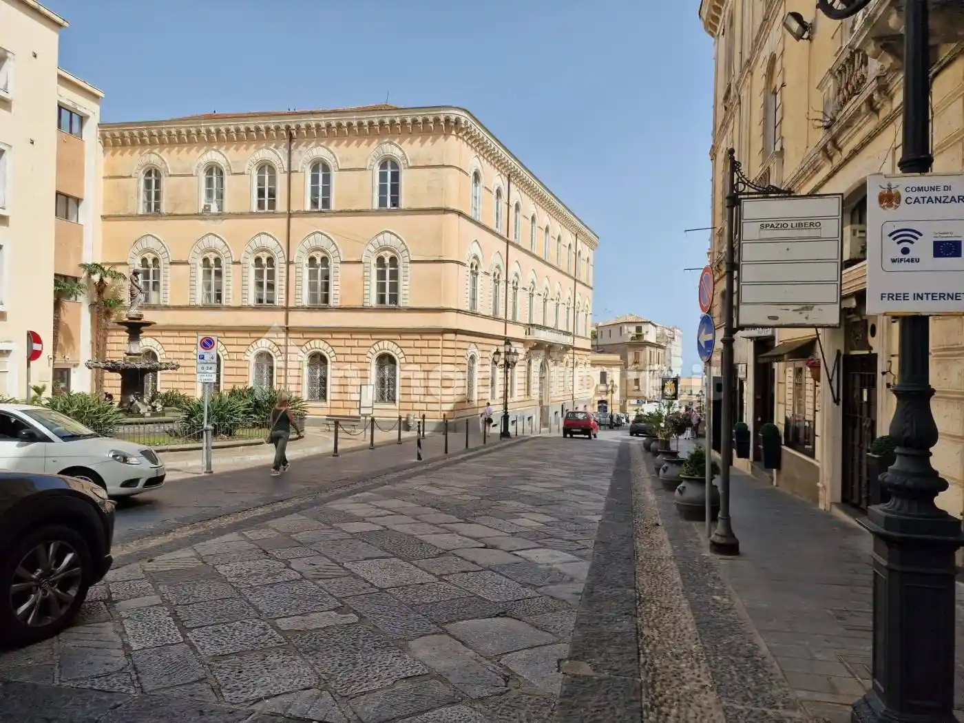 Palazzo - Edificio in Vendita - foto 2