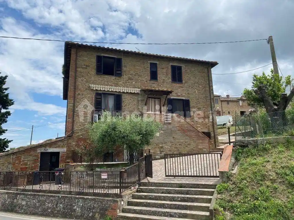 Casa indipendente in vendita a Paciano