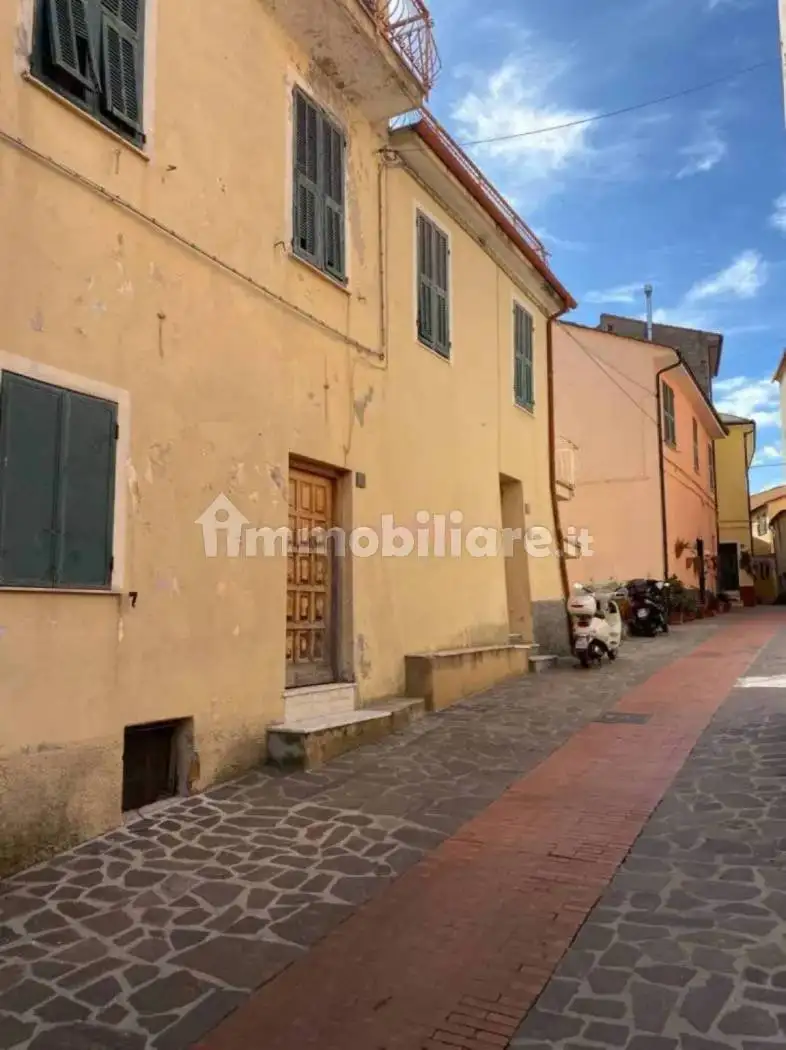 Casa indipendente in vendita a Chiusanico