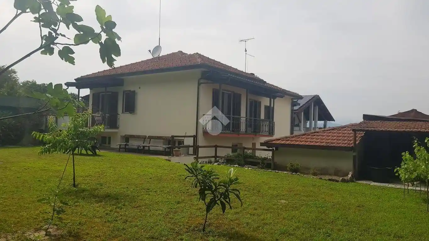 Villa in vendita a Castelletto Sopra Ticino