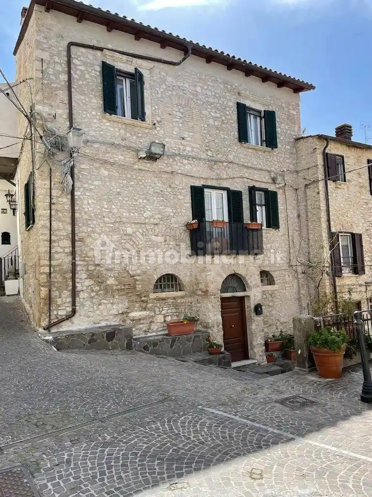 Casa indipendente in vendita a Nerola