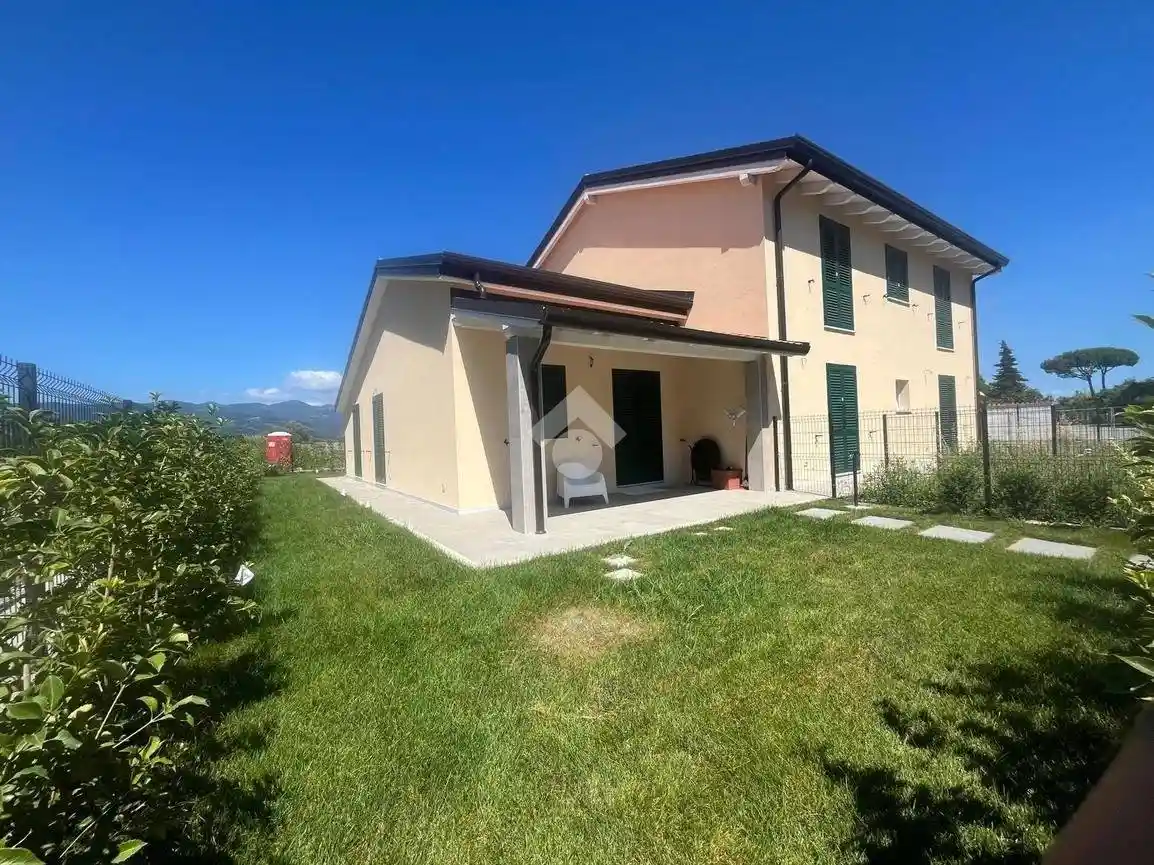 Casa indipendente in vendita a Ameglia