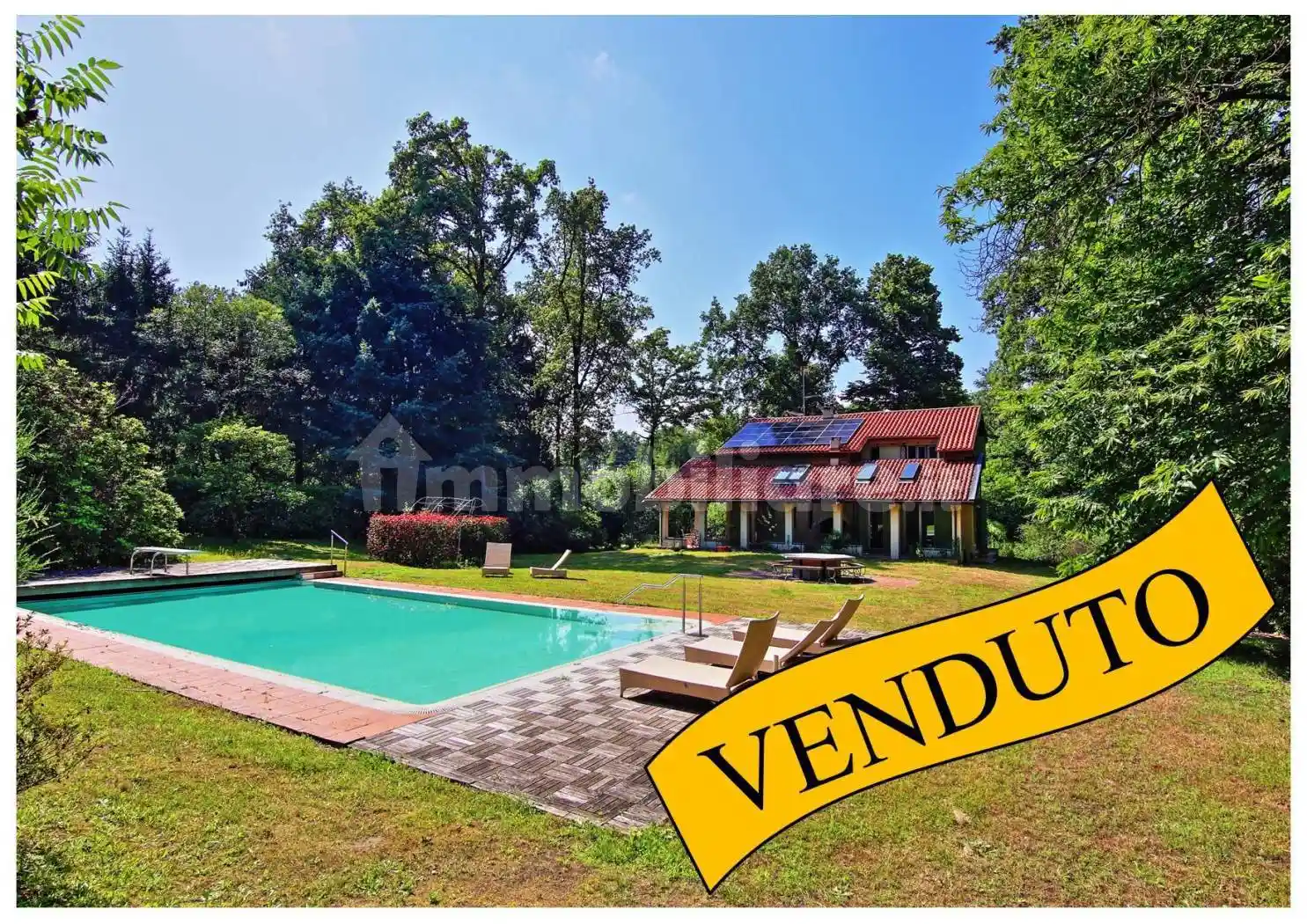 Villa in vendita a Agrate Conturbia