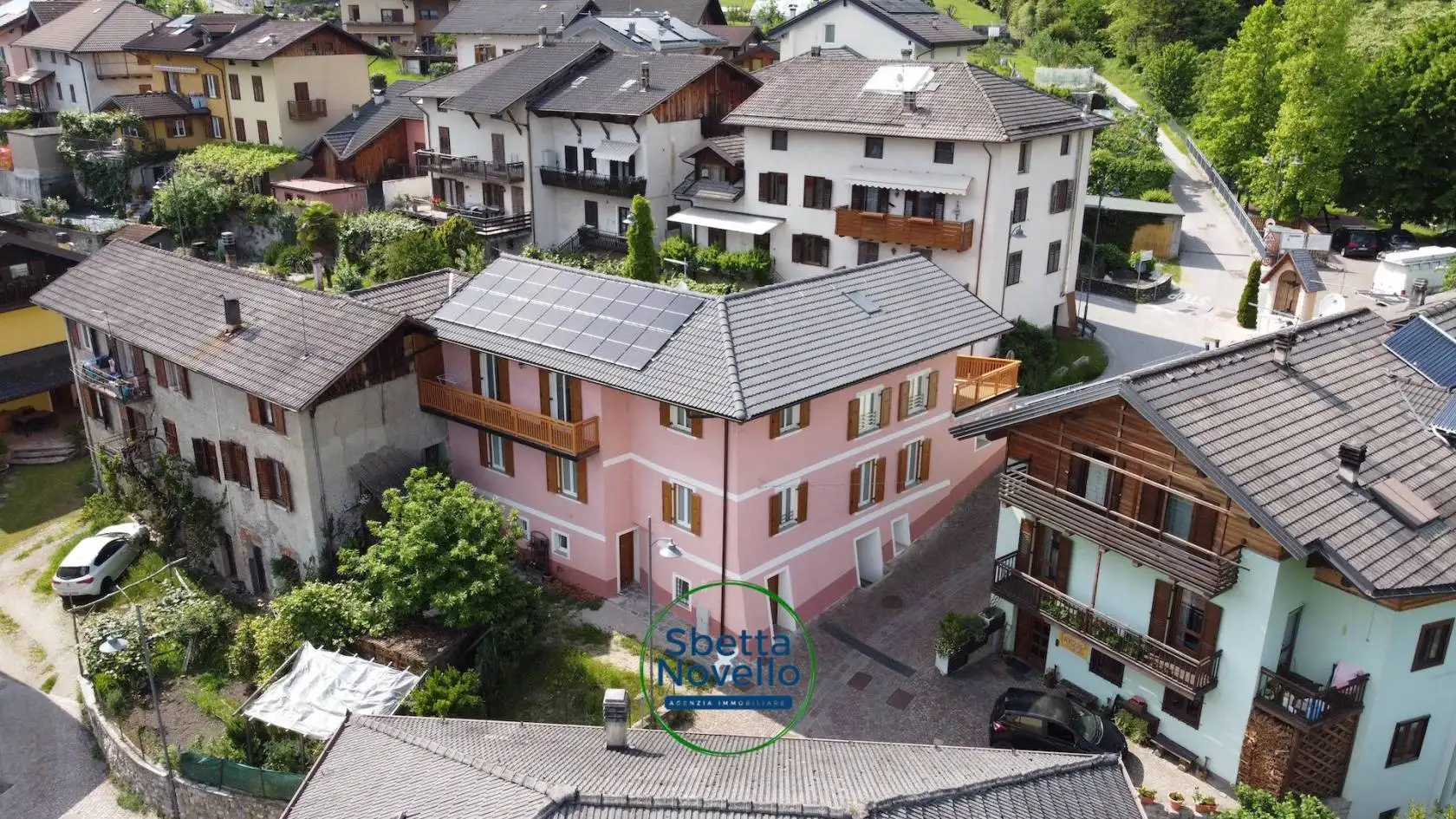 Palazzo - Edificio in vendita a Carzano