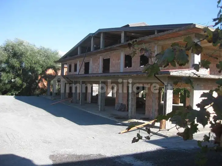 Palazzo - Edificio in vendita a Rende