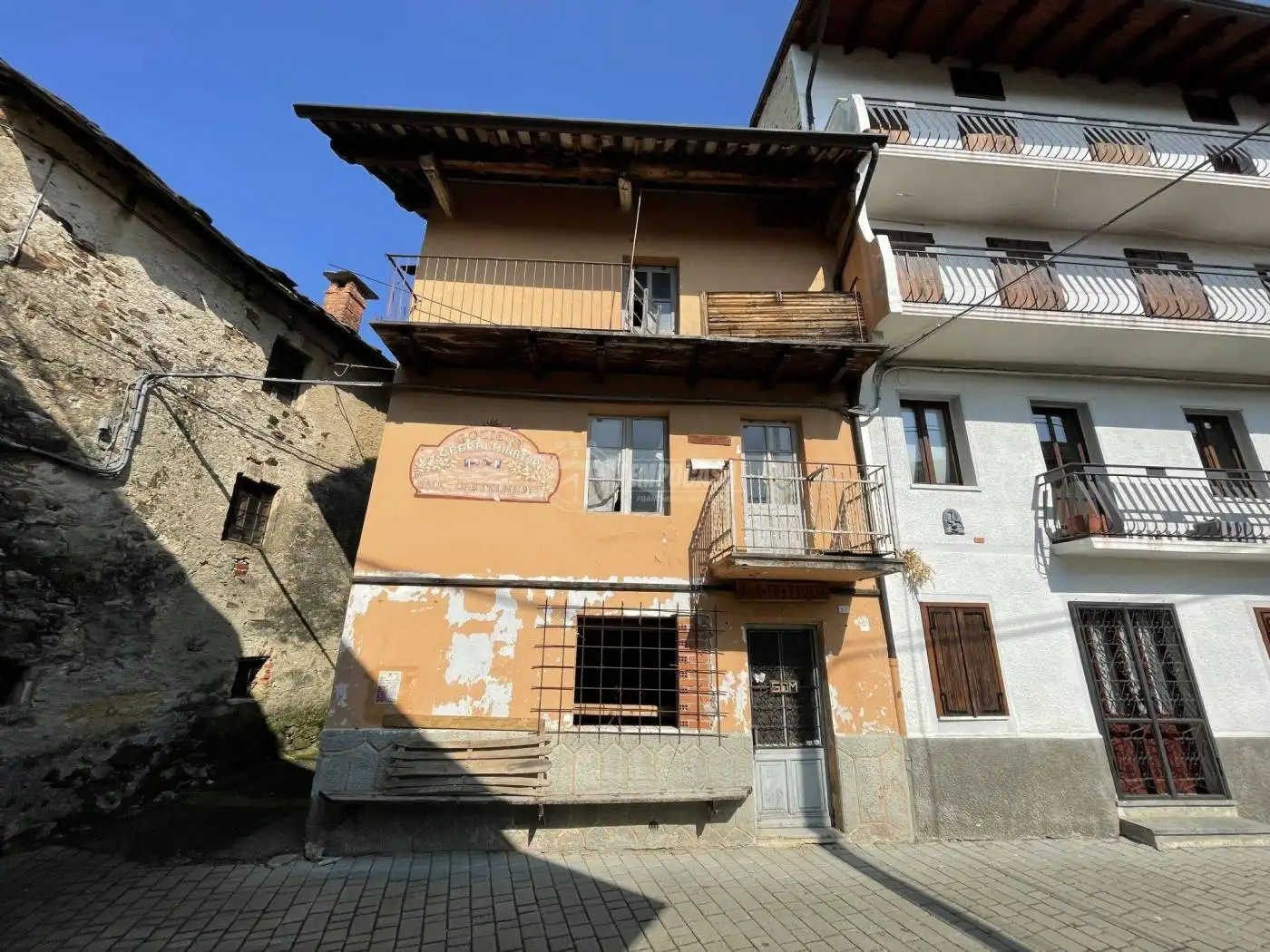Casa indipendente in vendita a Castelnuovo Nigra