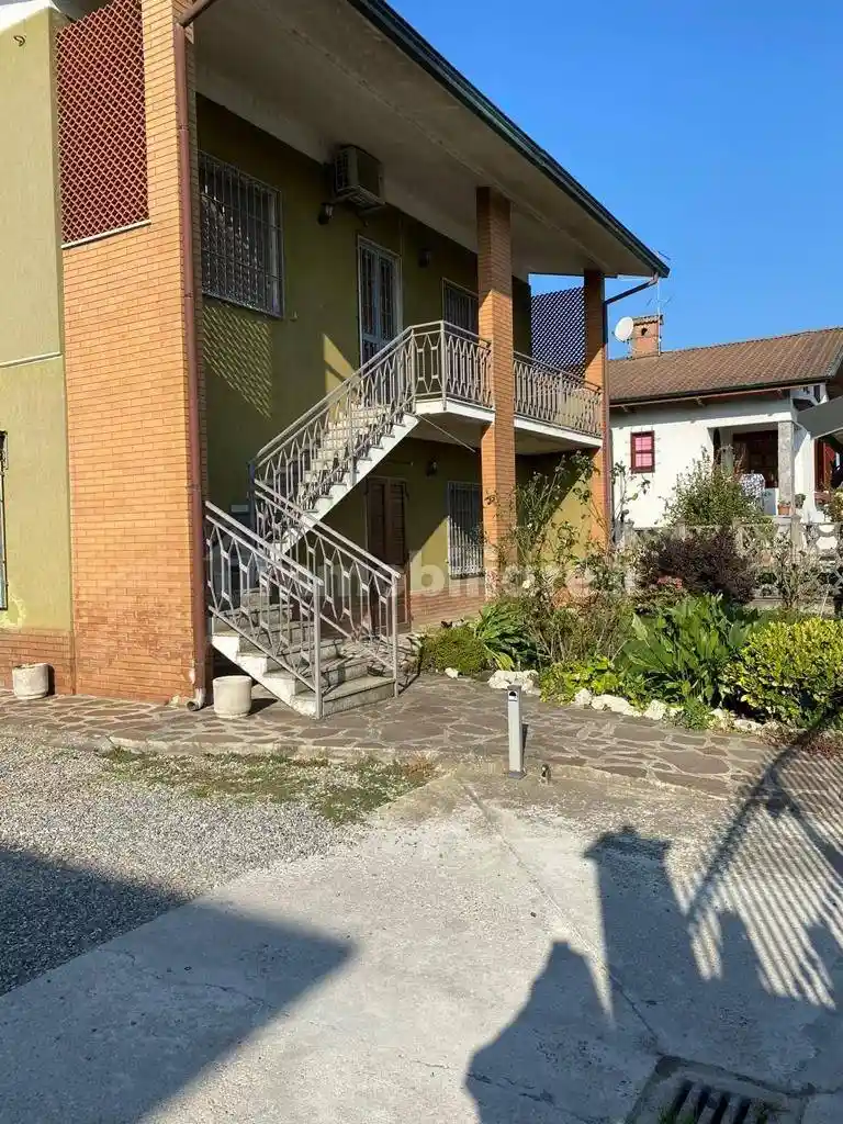 Casa indipendente in vendita a Badia Pavese