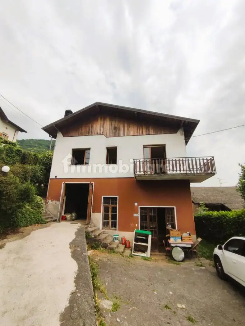 Villa in vendita a Centro Valle Intelvi