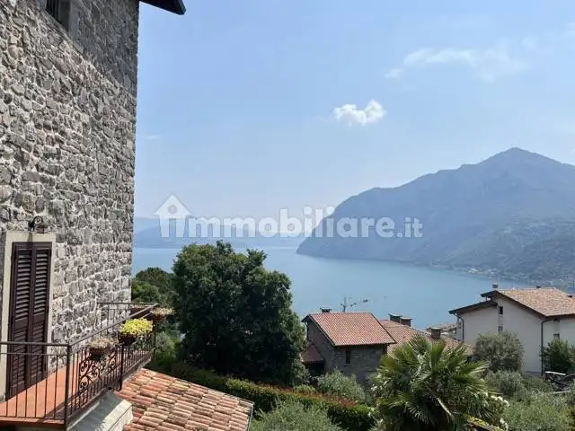 Palazzo - Edificio in vendita a Riva di Solto