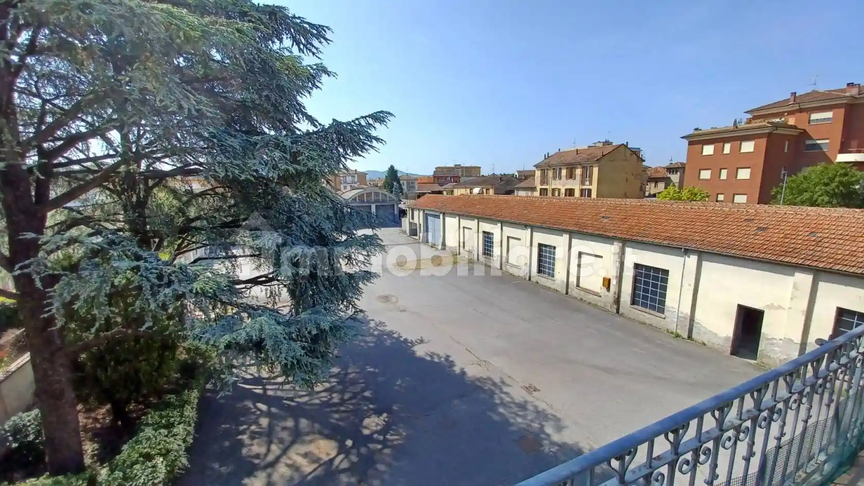 Palazzo - Edificio in vendita a Voghera