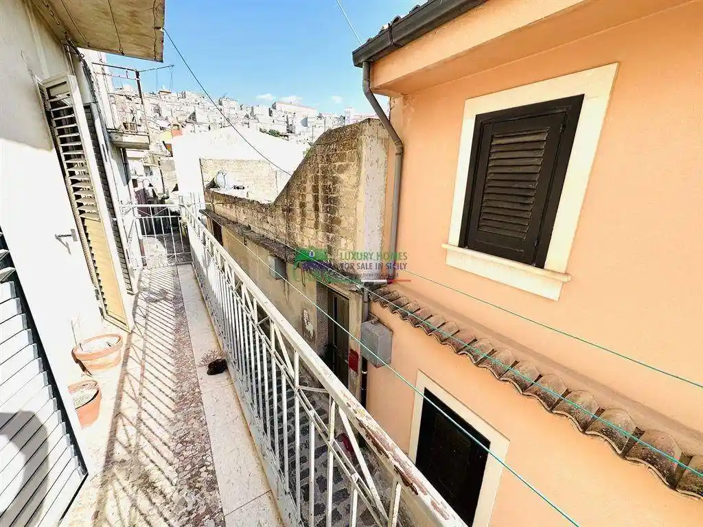 Casa indipendente in vendita a Monterosso Almo