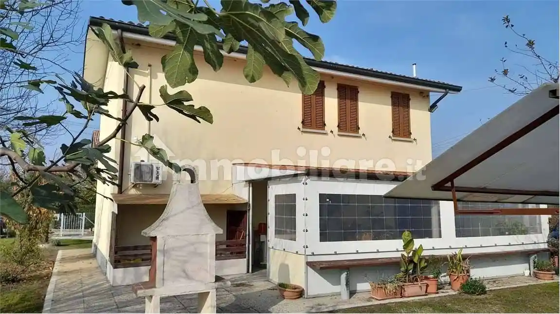 Villa in vendita a Modena