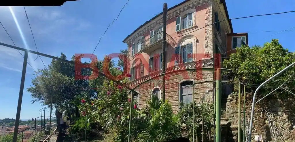 Villa in vendita a La Spezia