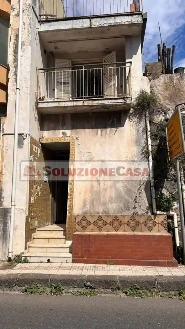 Casa indipendente in vendita a Nizza di Sicilia