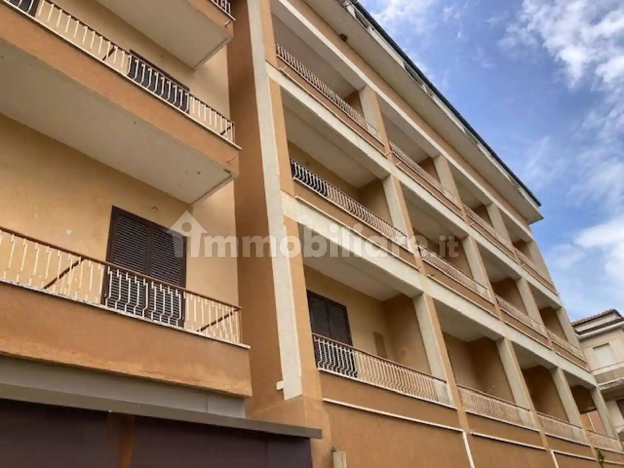 Palazzo - Edificio in vendita a Chianciano Terme