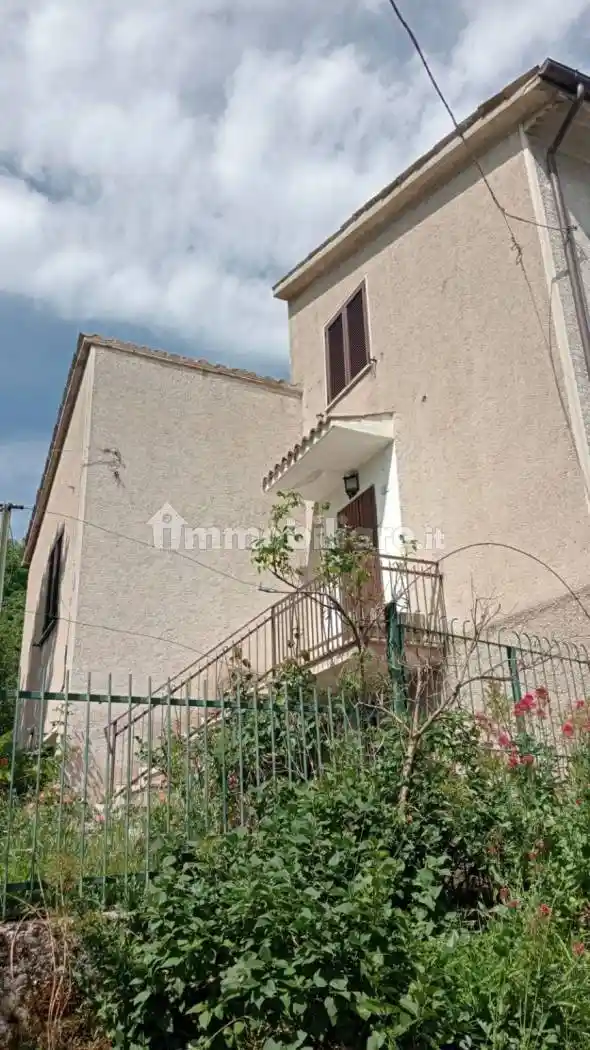 Casa indipendente in vendita a Sassoferrato