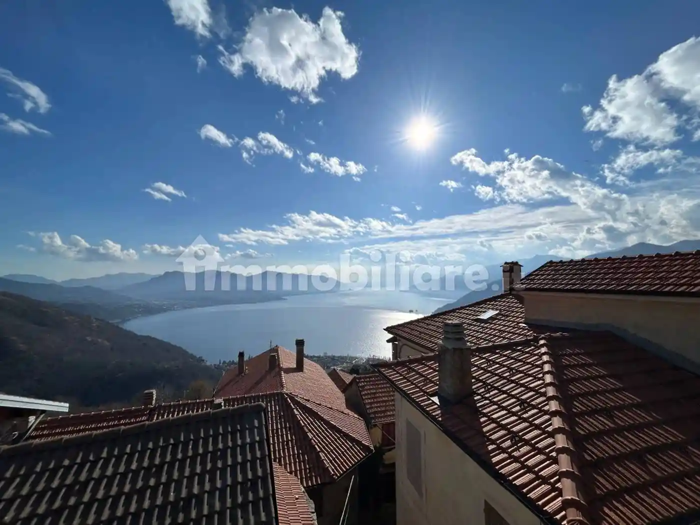 Casa indipendente in vendita a Maccagno con Pino e Veddasca