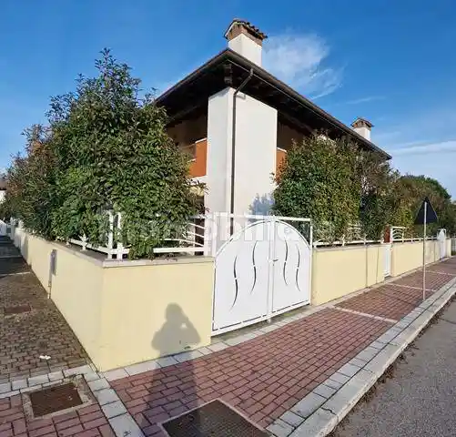 Villa a schiera viale Carlo Carrà, Lido degli Scacchi, Lido di Pomposa, Comacchio - foto 3