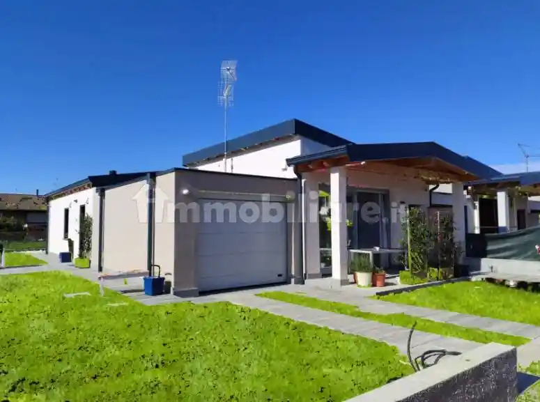 Villa in vendita a Castiraga Vidardo