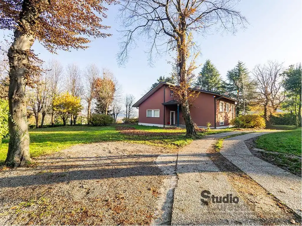 Villa in vendita a Garbagnate Monastero
