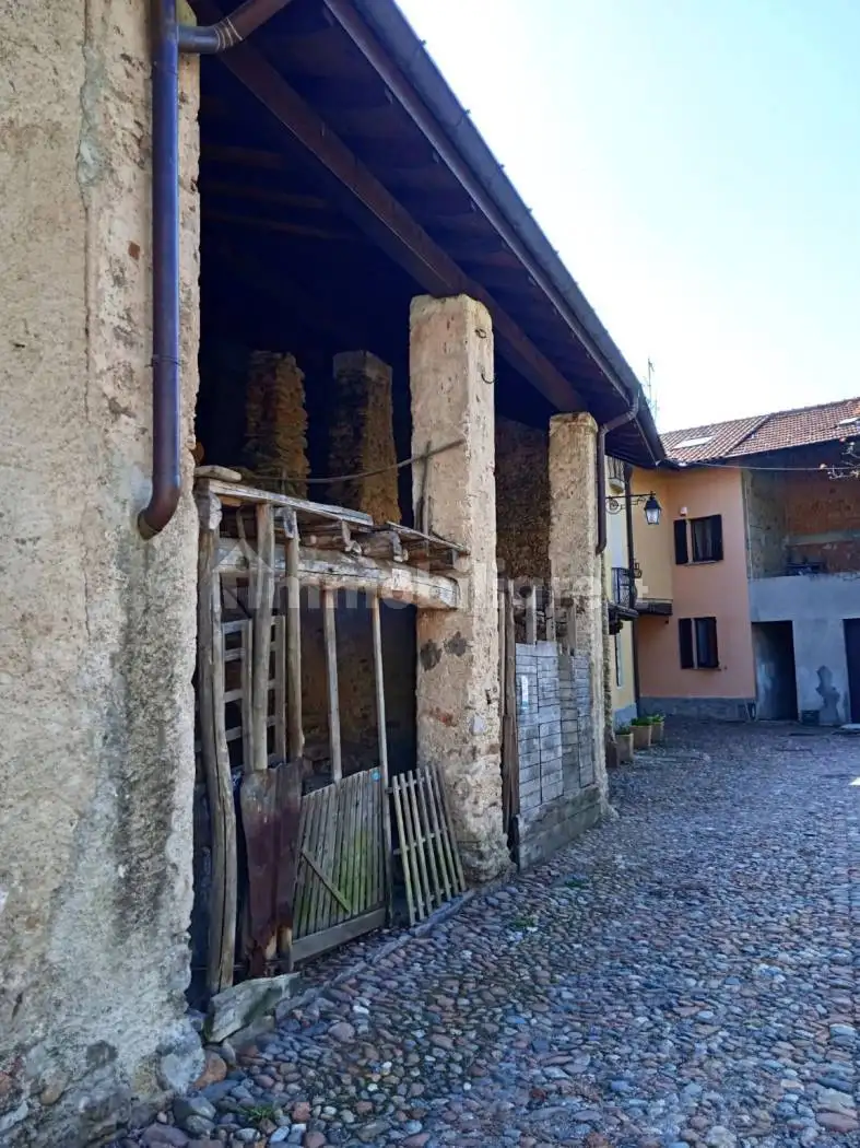 Cascina via Monte Grappa 3, Brinzio - foto 4
