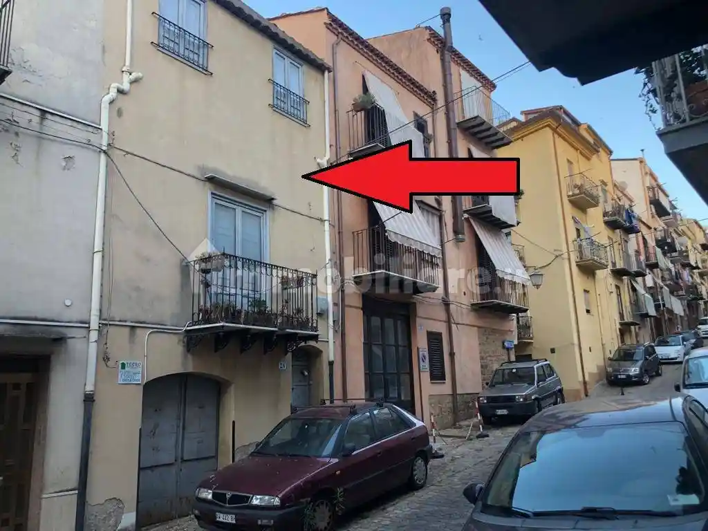 Appartamento in vendita a Castelbuono