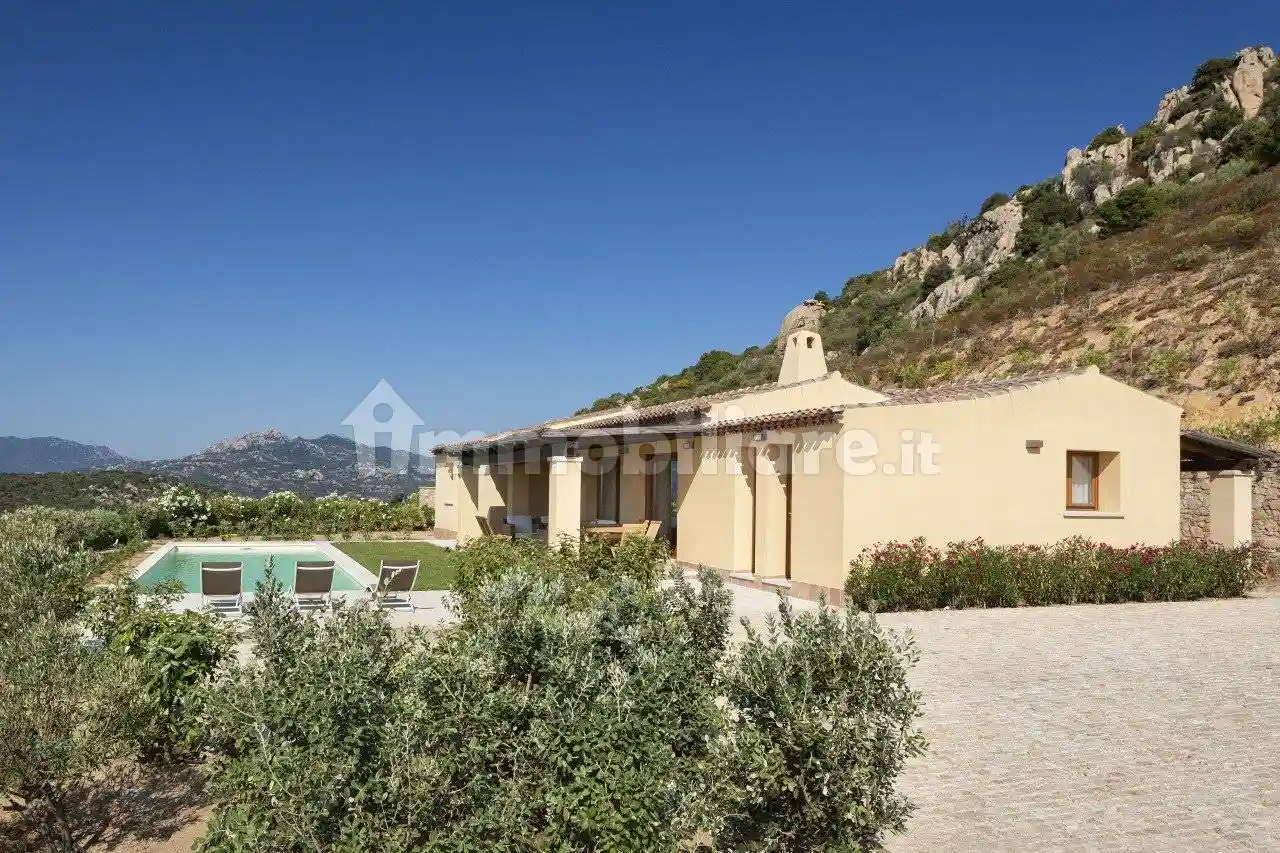 Villa unifamiliare, ottimo stato, 280 m², San Giovanni, Sole Ruiu, Olbia - foto 2