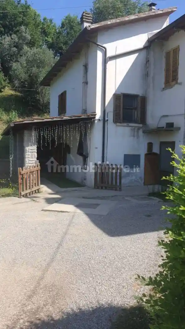 Casa indipendente in vendita a Arezzo