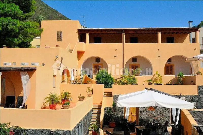 Palazzo - Edificio in vendita a Leni