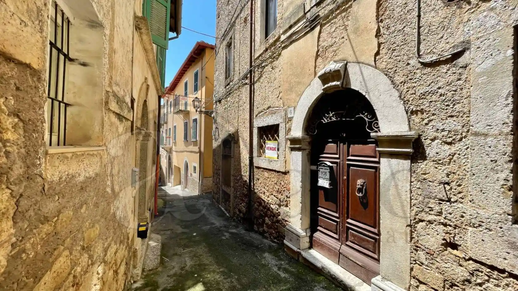 Palazzo - Edificio in vendita a Arpino