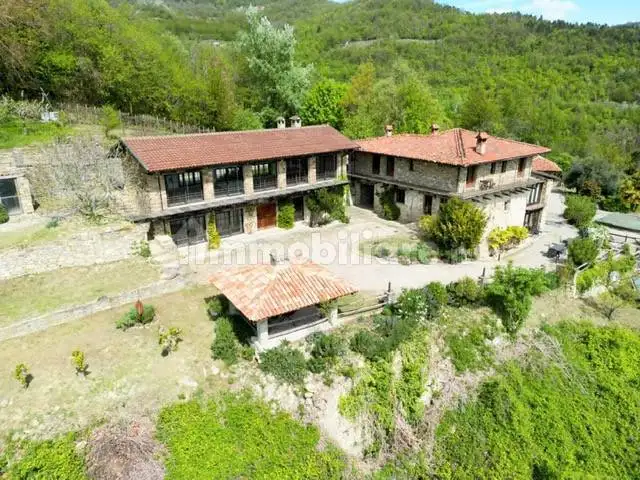 Rustico - Casale in vendita a Mombarcaro