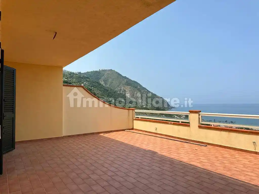 Appartamento in vendita a Piraino