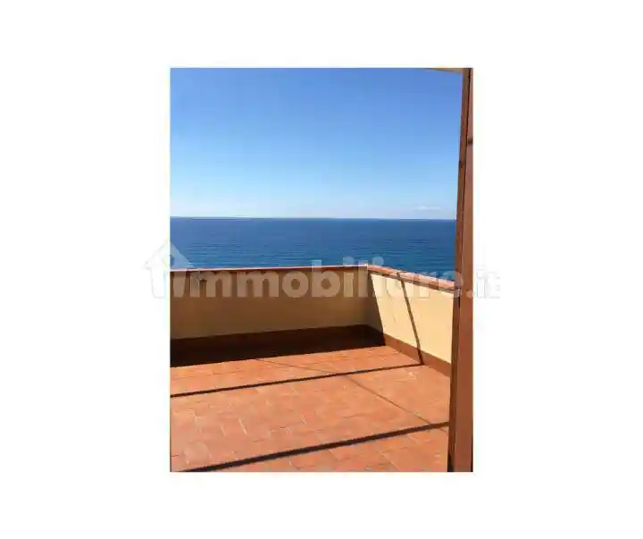 Appartamento in vendita a Cipressa