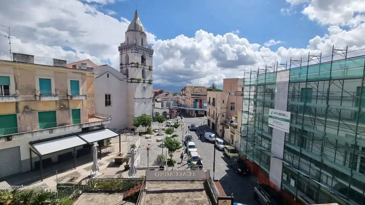 Palazzo - Edificio in vendita a Somma Vesuviana