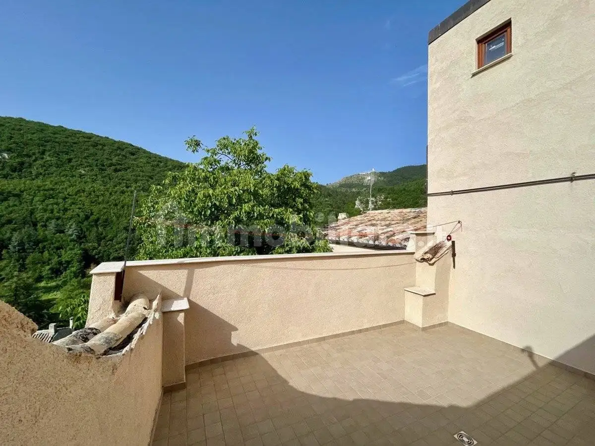 Terratetto unifamiliare via Carbonari, snc, Caporciano - foto 2