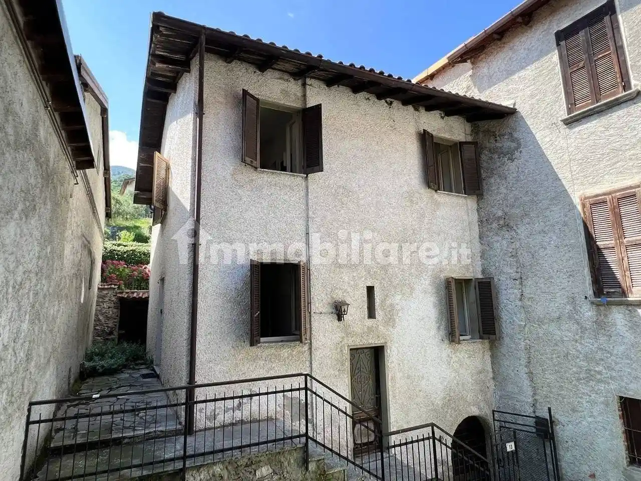 Villa in vendita a Gera Lario