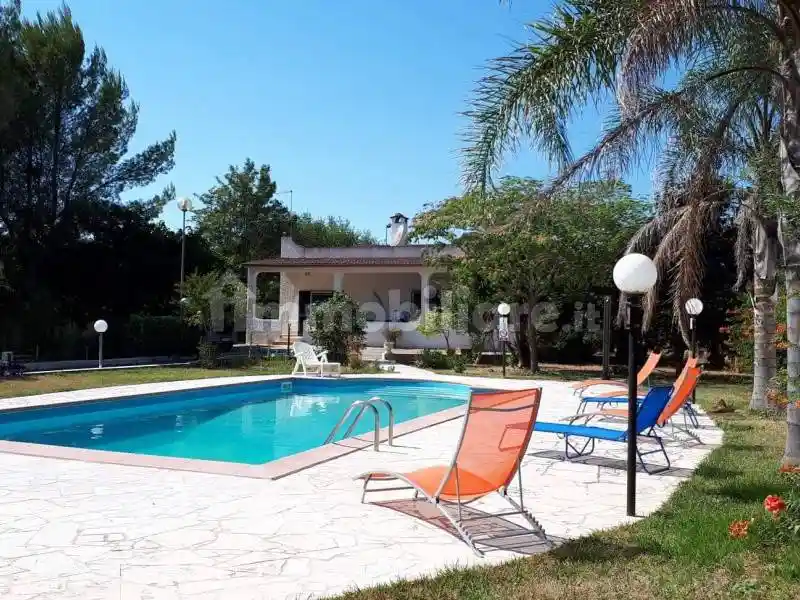 Villa in vendita a Latiano