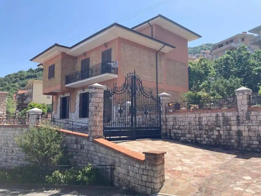 Villa in vendita a Sonnino