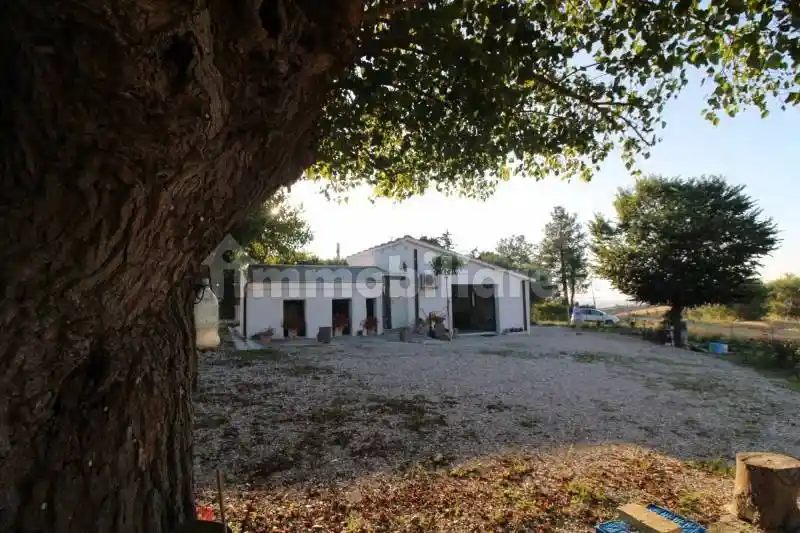 Rustico - Casale in vendita a Jesi