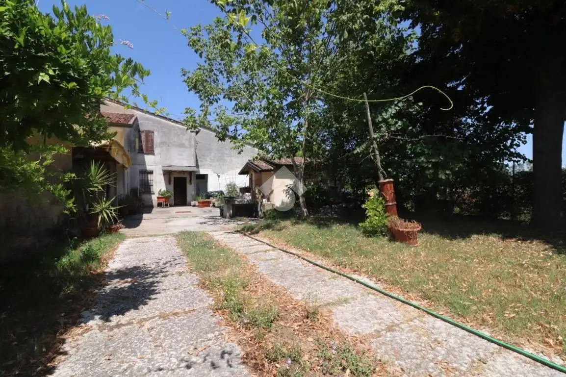 Villa in vendita a Mantova