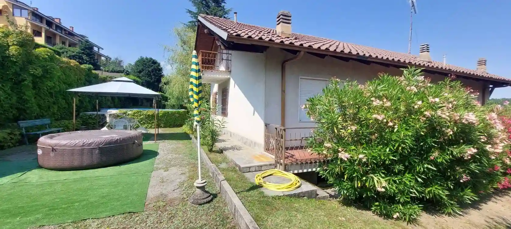 Villa - foto 2