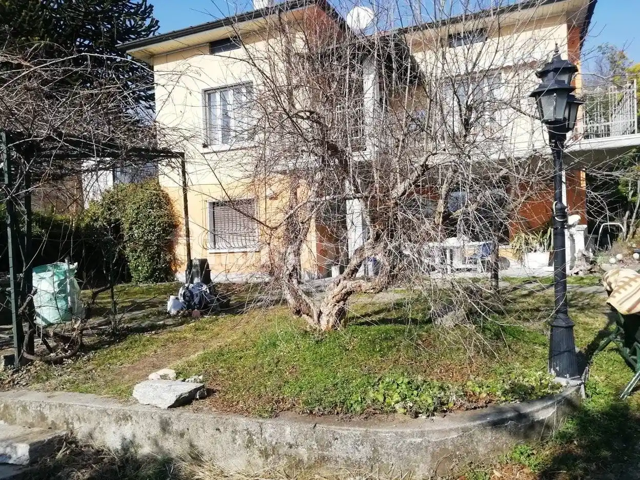 Appartamento in affitto a Comerio