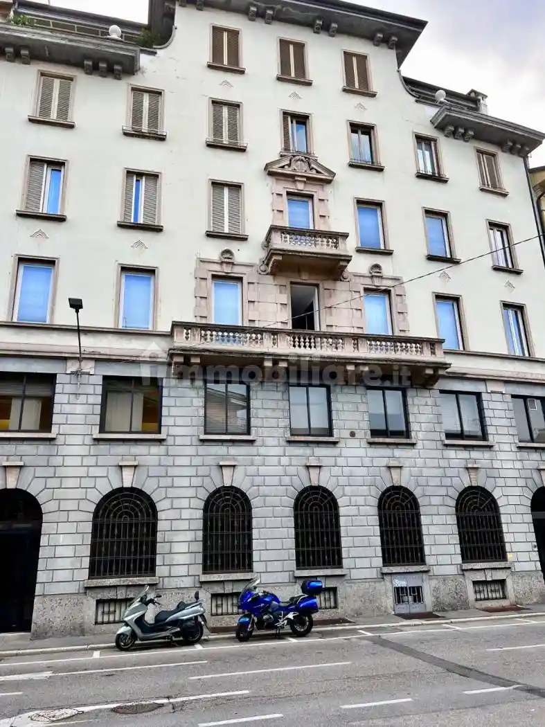 Quadrilocale via Giuseppe Bernascone 3, Centro, Varese - foto 2