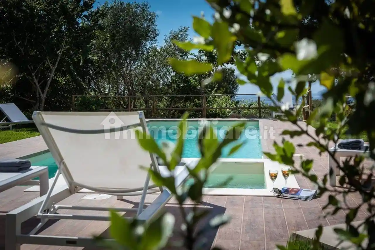Rustico - Casale in vendita a Ancona
