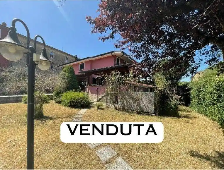Villa in vendita a Isola del Liri