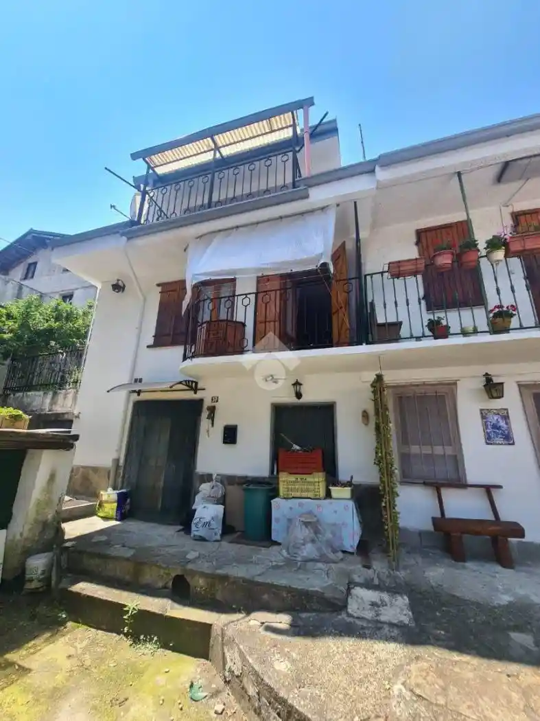 Casa indipendente in vendita a Mezzenile