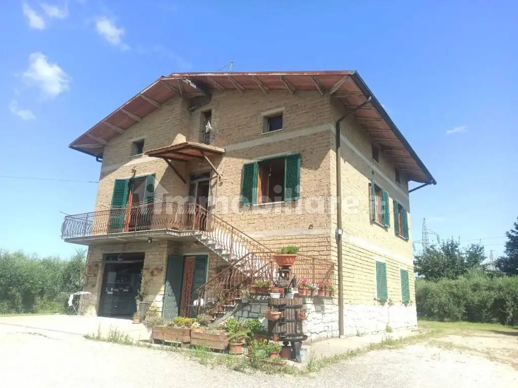 Casa indipendente in vendita a Castiglione del Lago