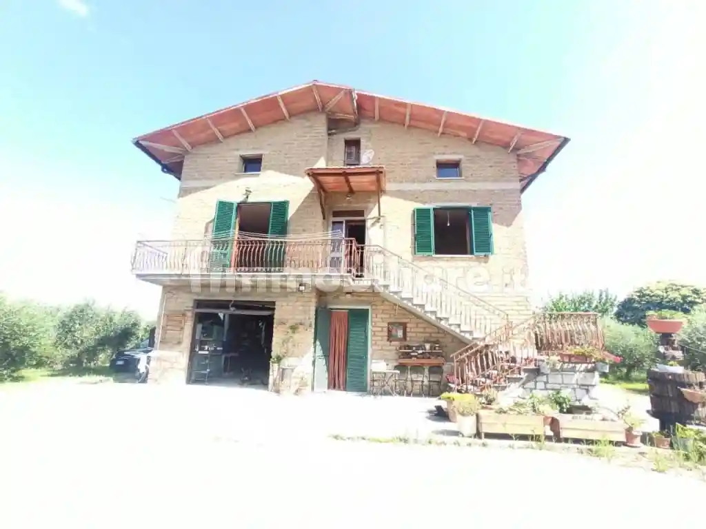 Terratetto unifamiliare 711 m², buono stato, Gioiella, Castiglione del Lago - foto 2