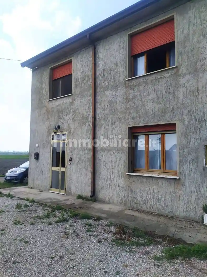 Villa in vendita a Lagosanto