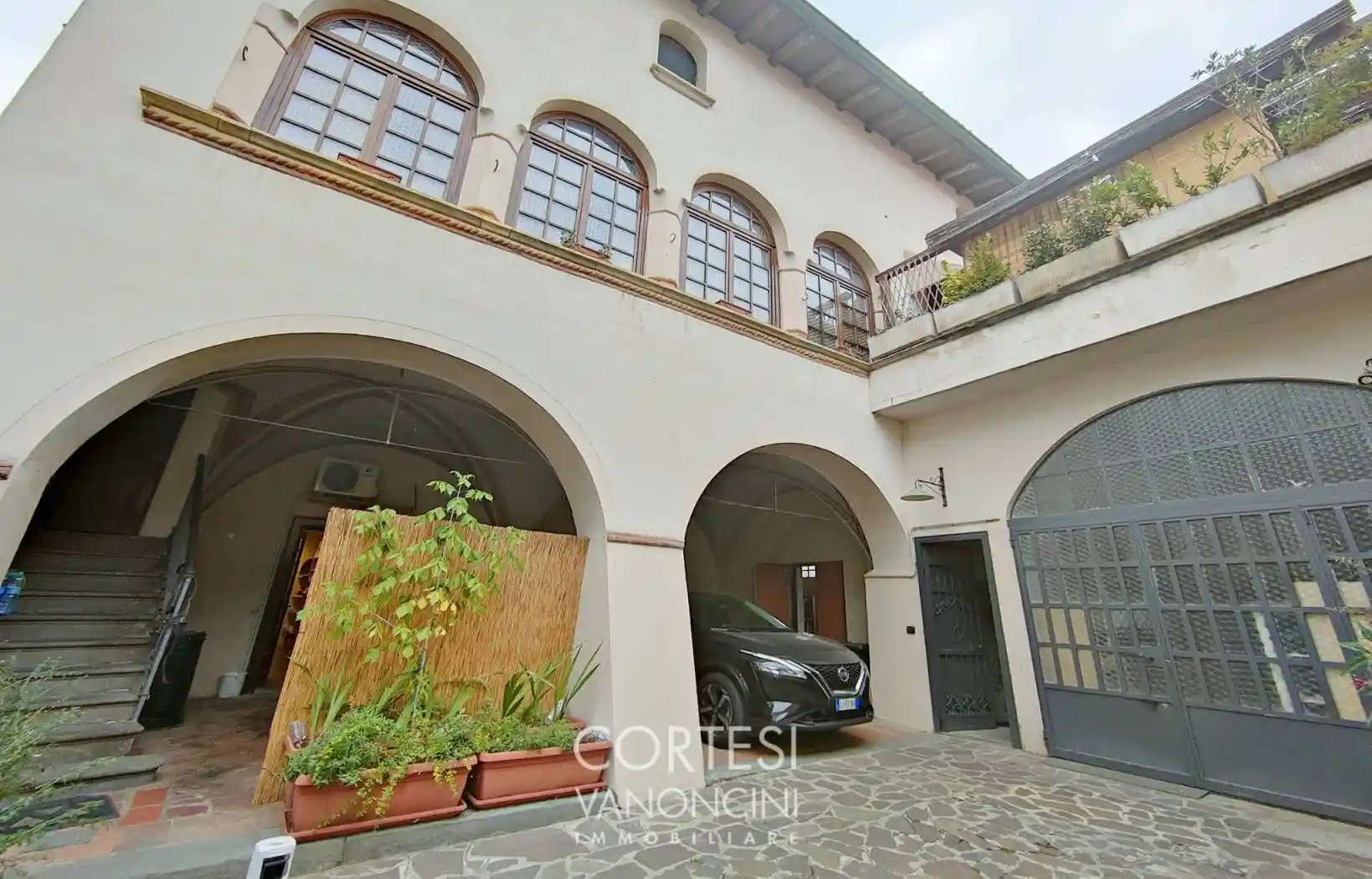 Palazzo - Edificio in vendita a Calcinate